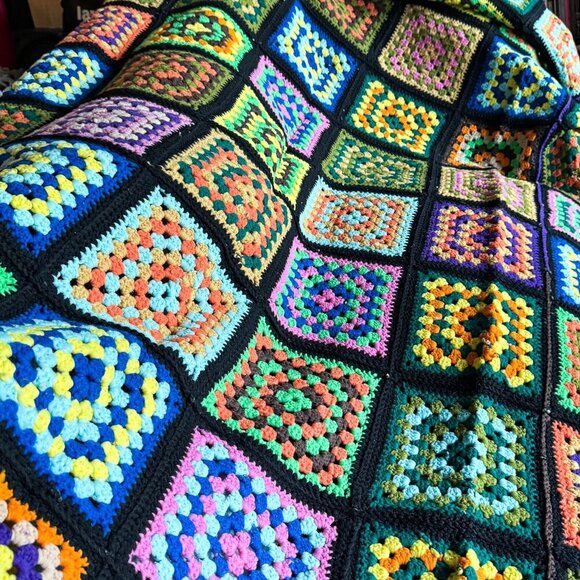 Vintage Handmade Knit Crochet Squares Afgan Throw - Picture 8 of 10